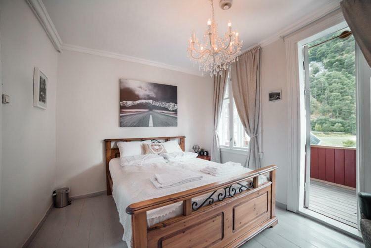 Laerdalsoren Motor Guesthouse Лердалсьойрі Екстер'єр фото
